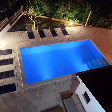 Big Swimming Pool Apartment Monvidal Pula Extérieur photo