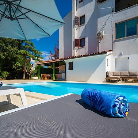 Big Swimming Pool Apartment Monvidal Pula Extérieur photo