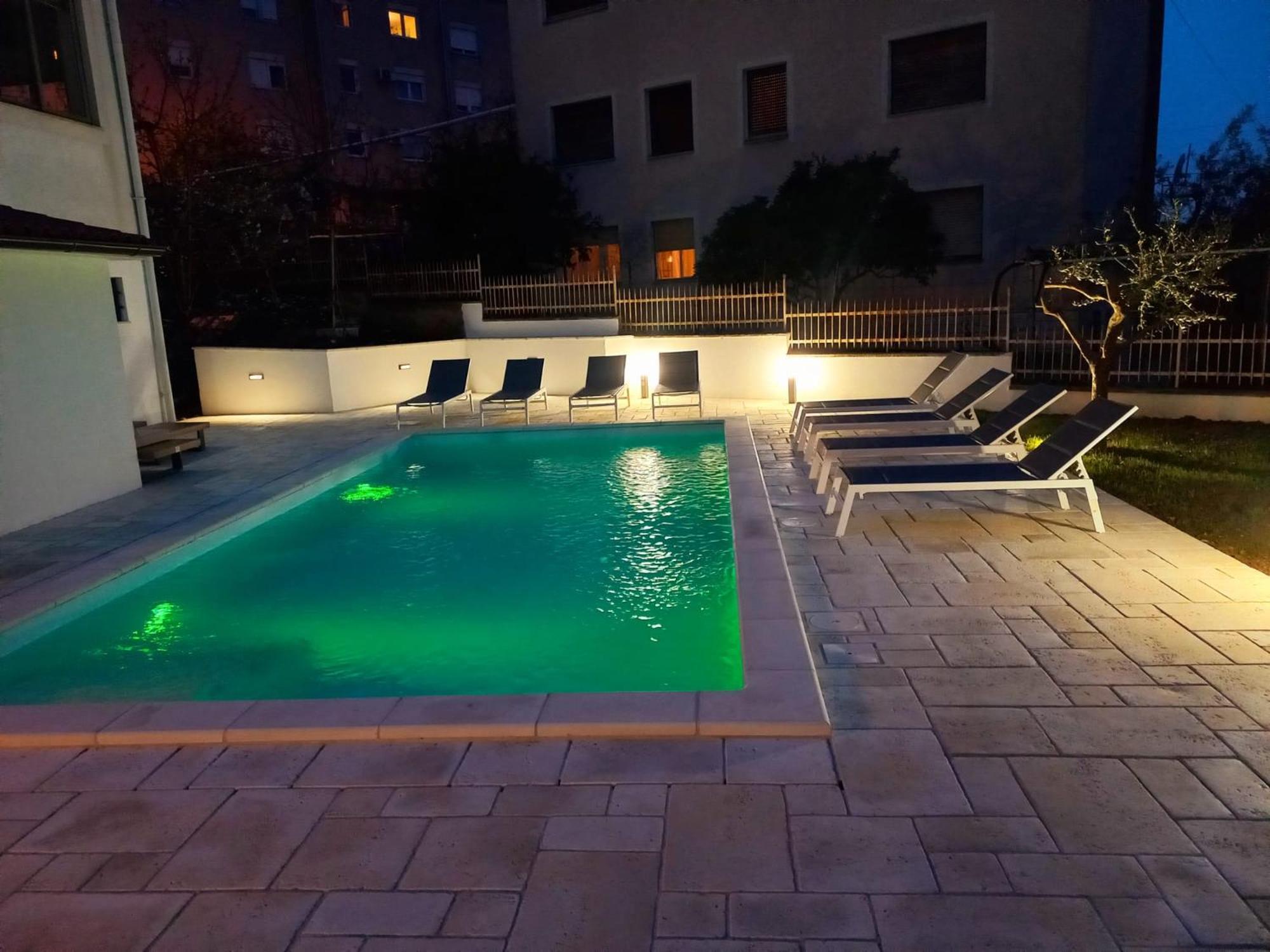 Big Swimming Pool Apartment Monvidal Pula Extérieur photo