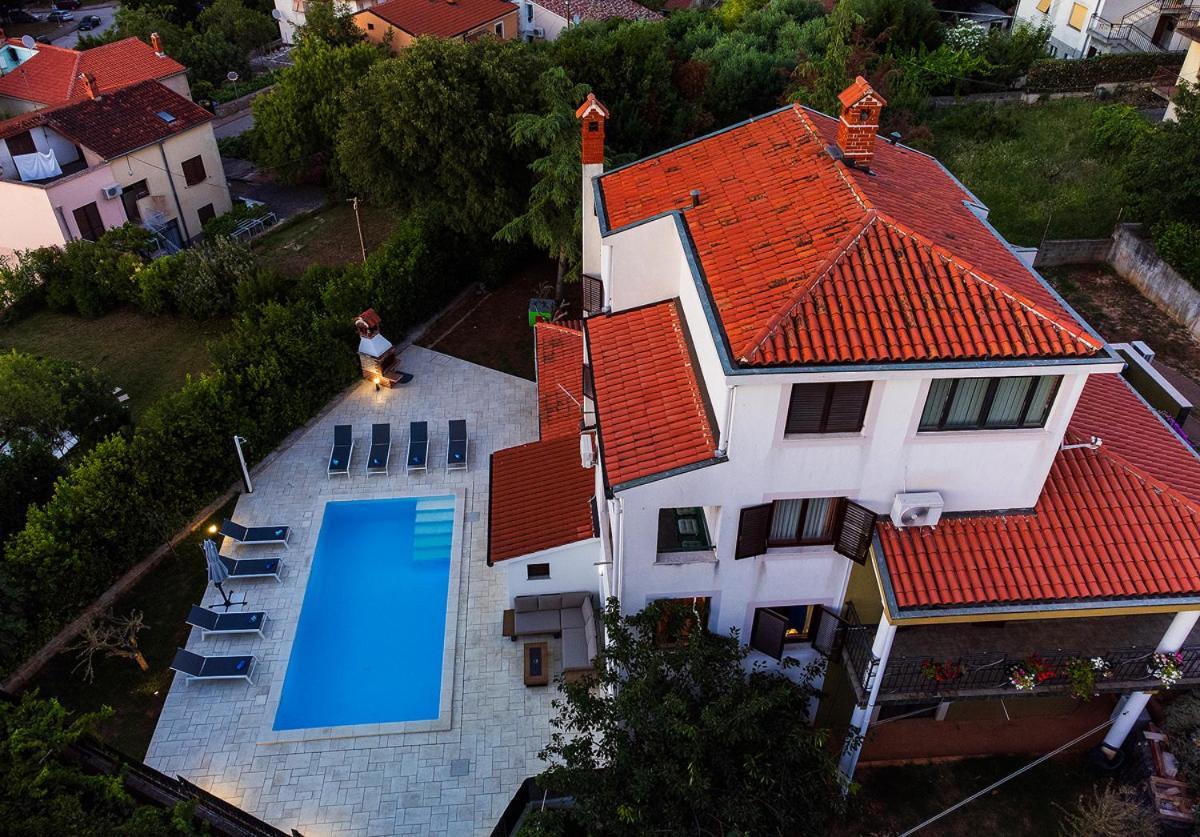 Big Swimming Pool Apartment Monvidal Pula Extérieur photo
