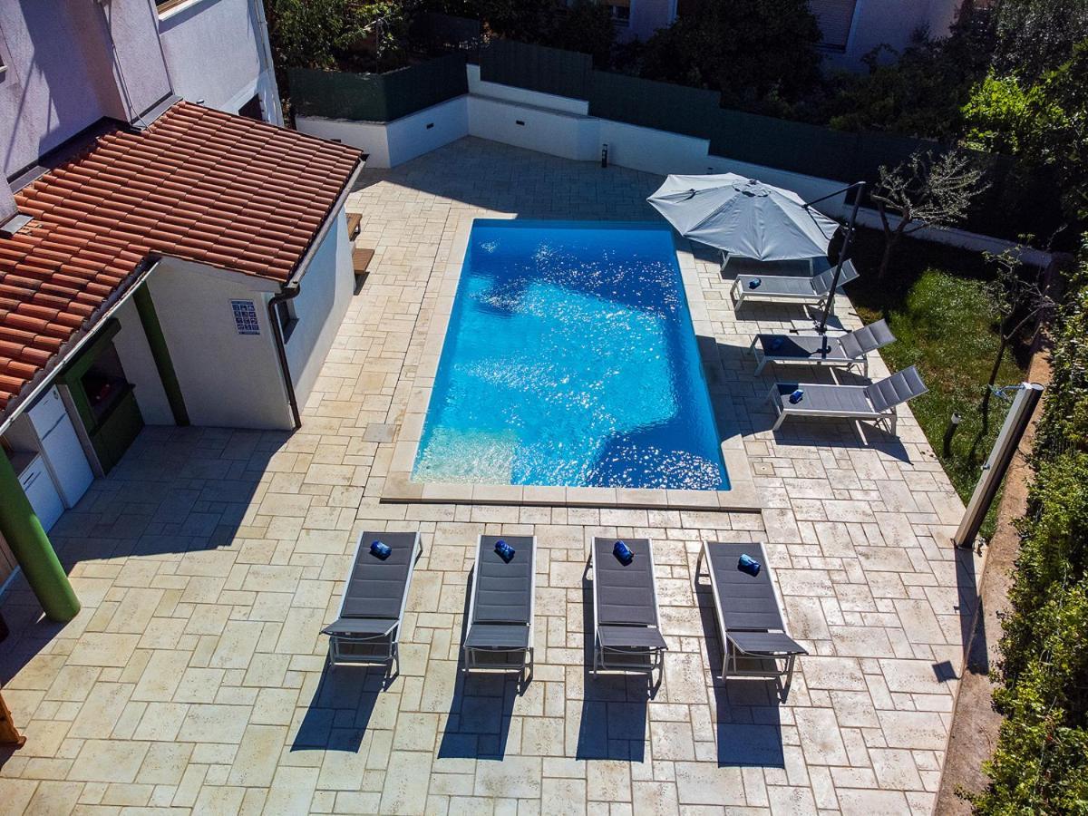 Big Swimming Pool Apartment Monvidal Pula Extérieur photo