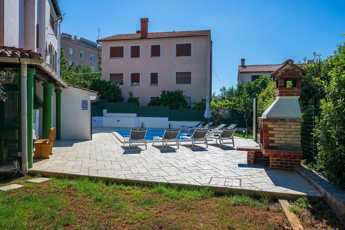Big Swimming Pool Apartment Monvidal Pula Extérieur photo