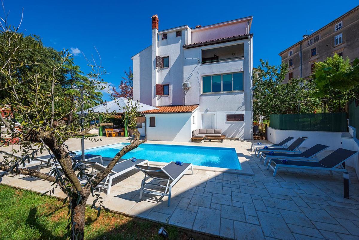 Big Swimming Pool Apartment Monvidal Pula Extérieur photo