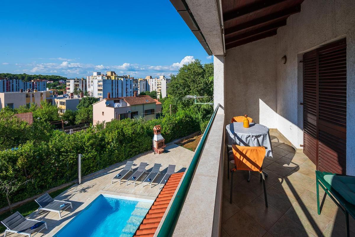 Big Swimming Pool Apartment Monvidal Pula Extérieur photo