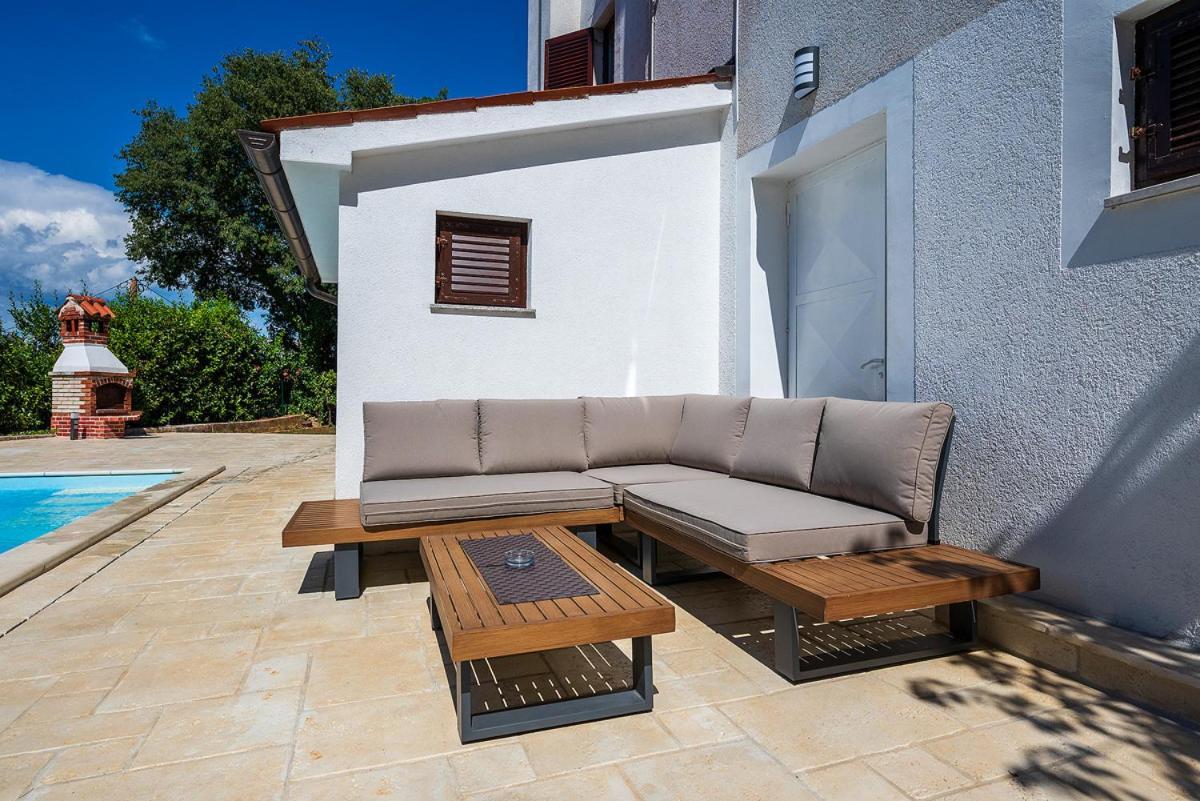 Big Swimming Pool Apartment Monvidal Pula Extérieur photo