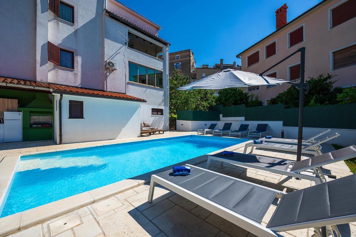 Big Swimming Pool Apartment Monvidal Pula Extérieur photo