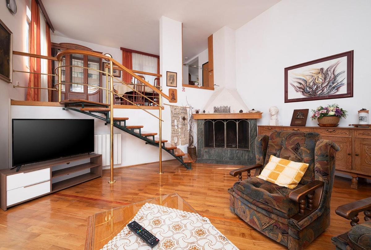 Big Swimming Pool Apartment Monvidal Pula Extérieur photo