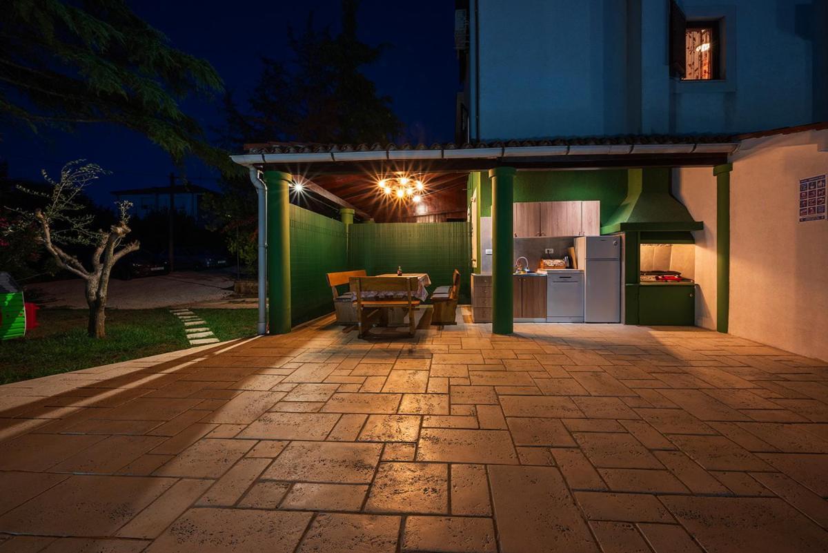 Big Swimming Pool Apartment Monvidal Pula Extérieur photo