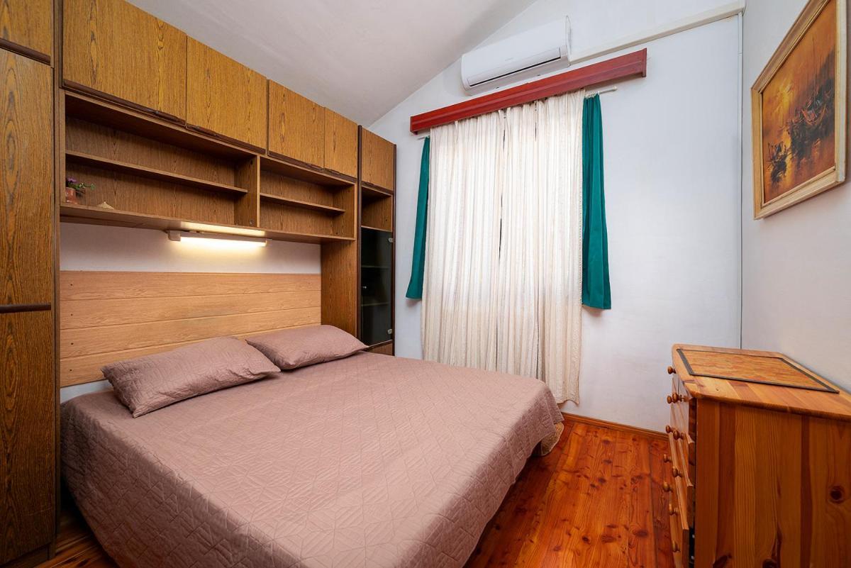 Big Swimming Pool Apartment Monvidal Pula Extérieur photo