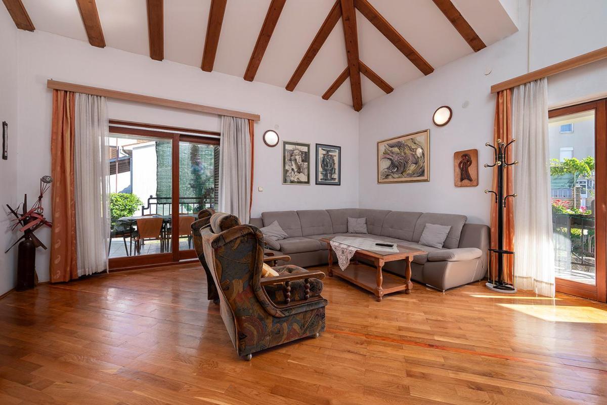 Big Swimming Pool Apartment Monvidal Pula Extérieur photo