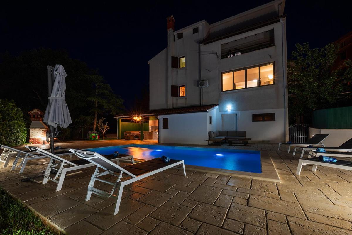 Big Swimming Pool Apartment Monvidal Pula Extérieur photo