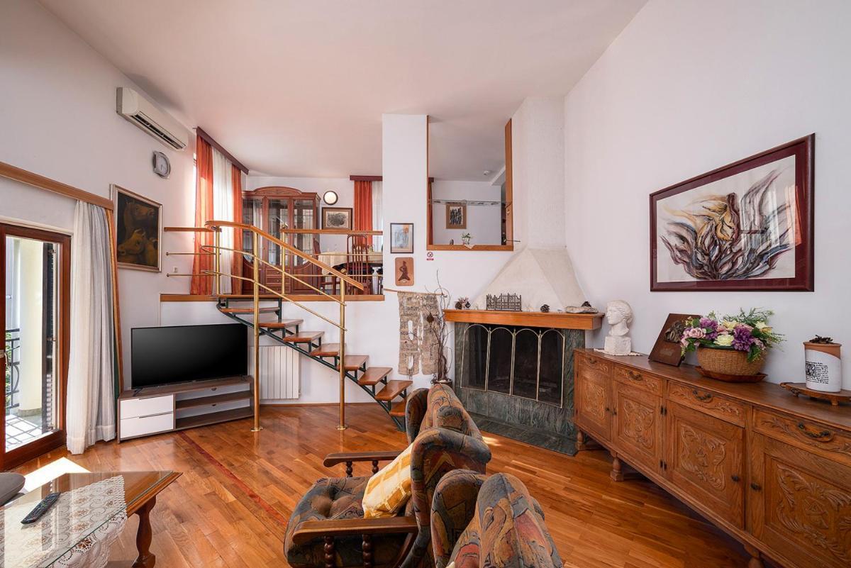 Big Swimming Pool Apartment Monvidal Pula Extérieur photo